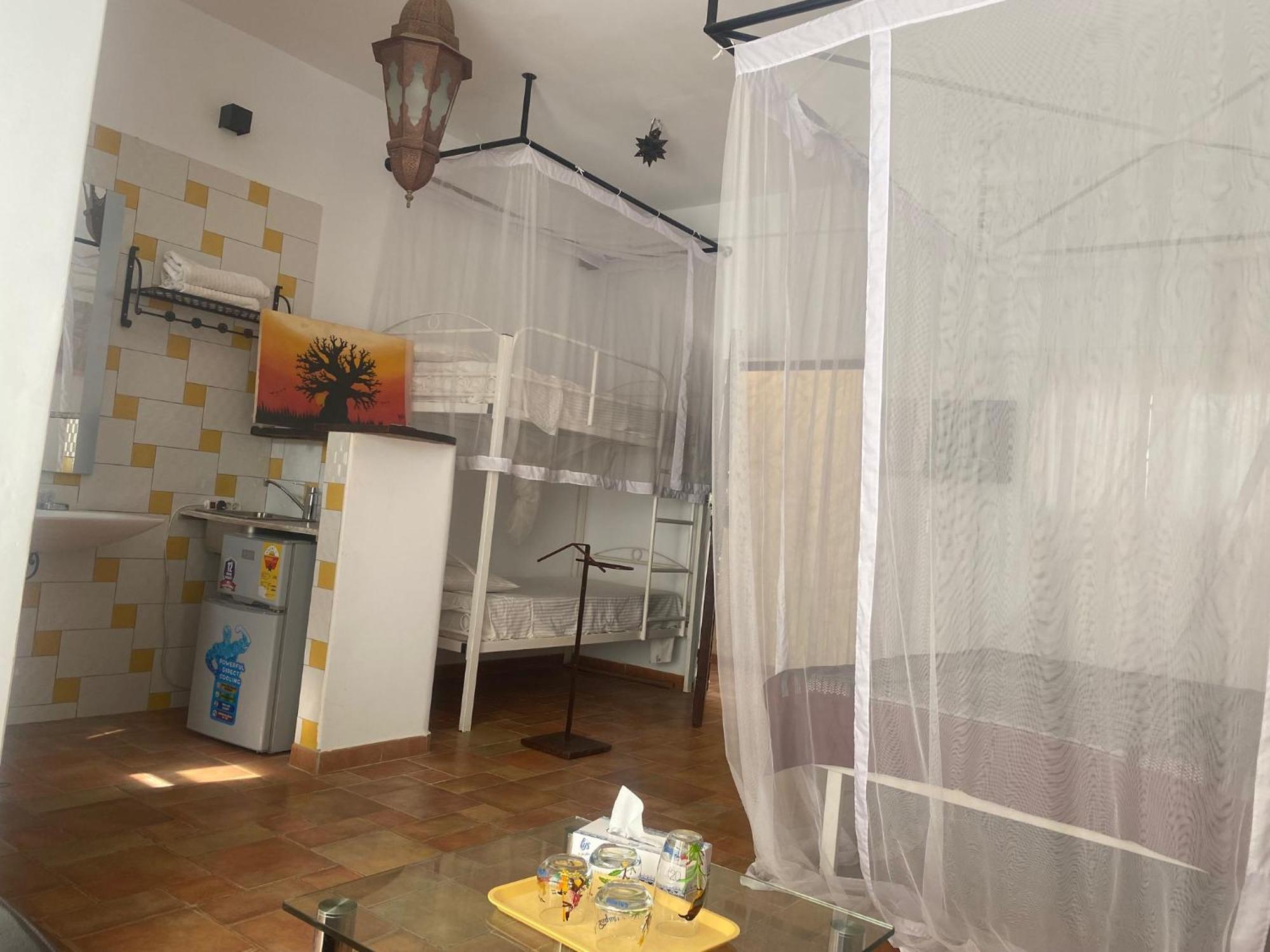 Hotel Le Clos Des Papillons Saly Portudal Buitenkant foto