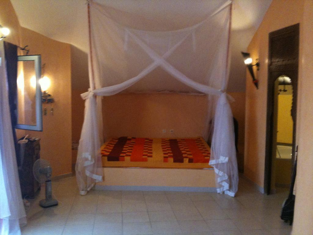 Hotel Le Clos Des Papillons Saly Portudal Kamer foto