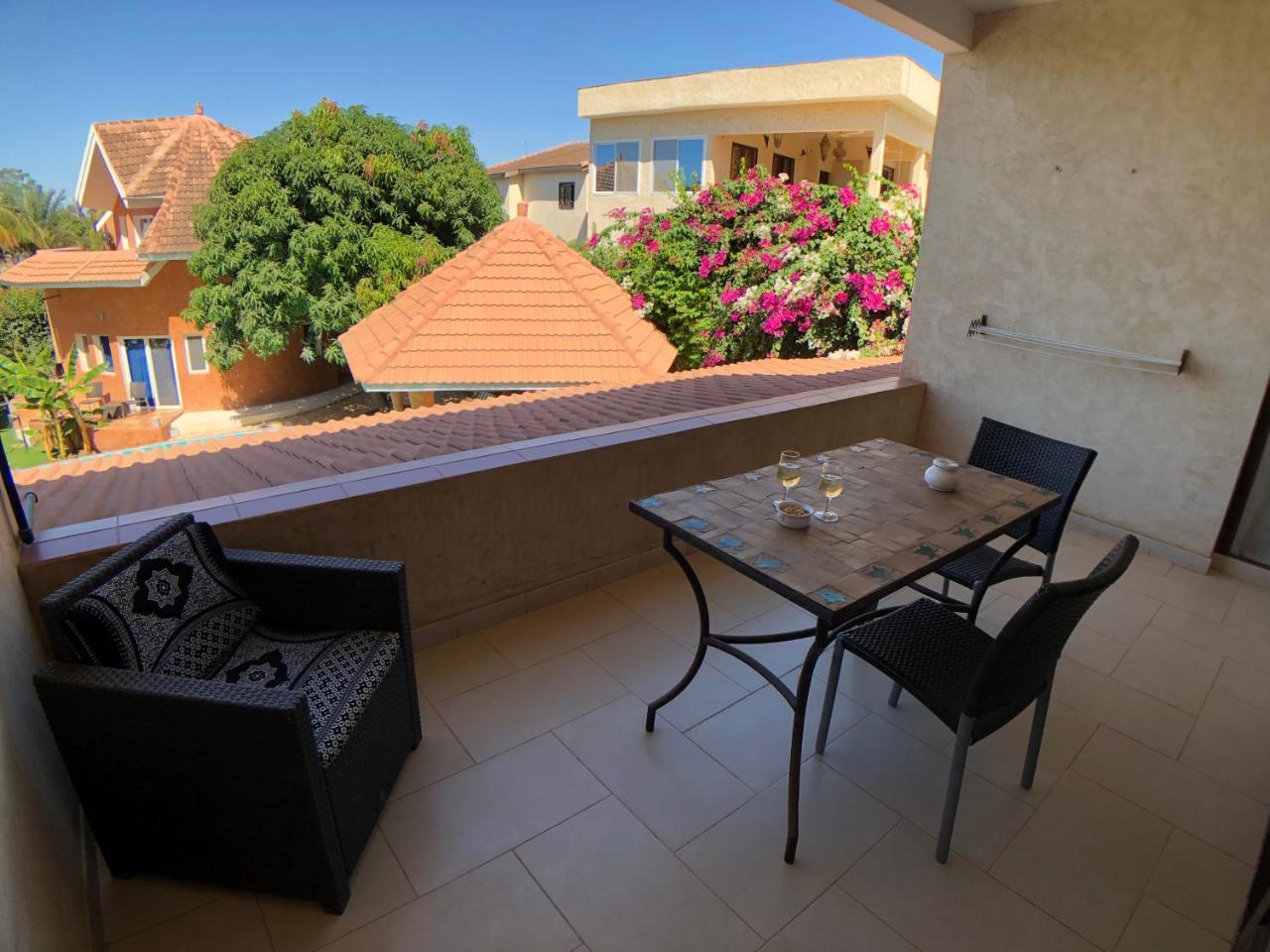 Hotel Le Clos Des Papillons Saly Portudal Buitenkant foto